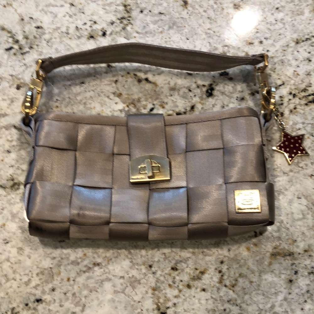 Harvey’s purse